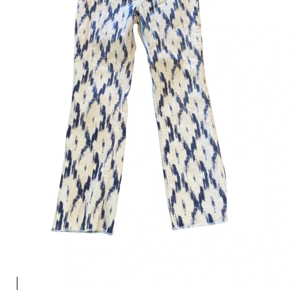 Free People Ikat Print Straight Leg Jeans Blue White Frayed Hem Size 27 OB836848